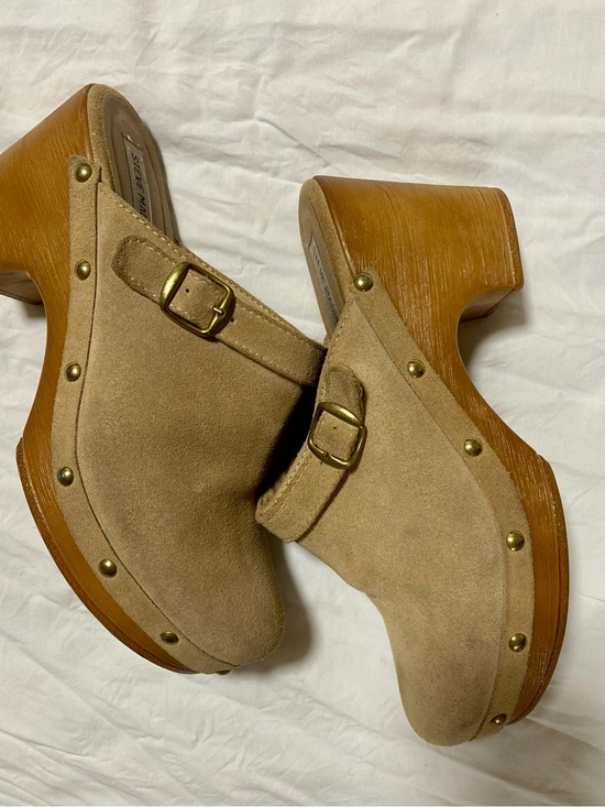 Steve Madden Shoes - Steve Madden Tan Suede Wood-Effect Clogs